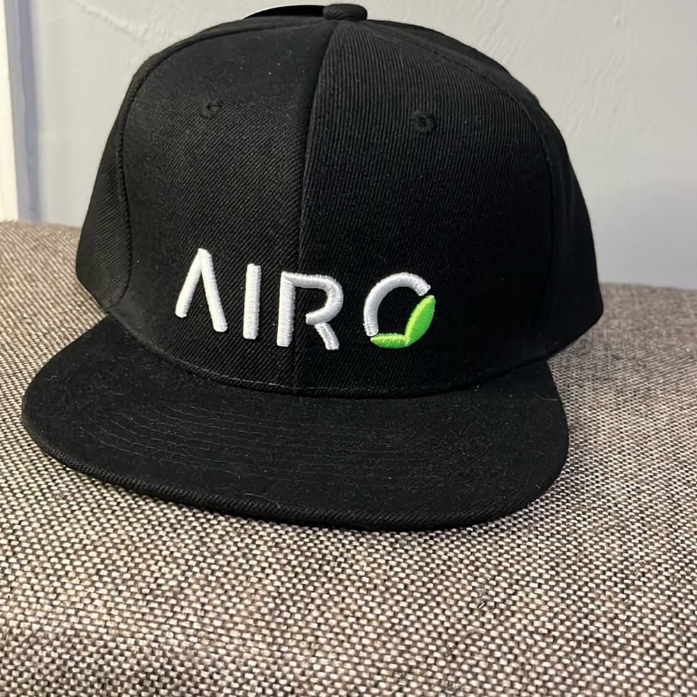 AIRO black cap, 57cm-Adult